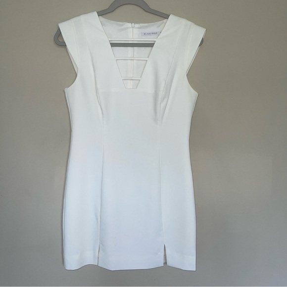Black Halo Ivory Sheath mini Dress 6 V-Neck with Ladder Detail Cocktail Party - Picture 2 of 7